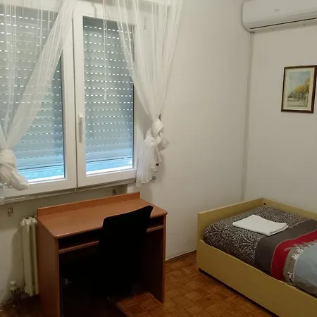 Singola In Гостевой дом